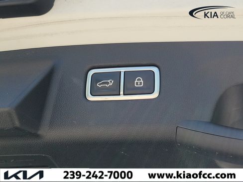 Used 2022 Kia Sorento SX AWD/4WD image 11