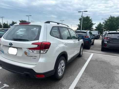 Used 2021 Subaru Forester AWD/4WD image 11