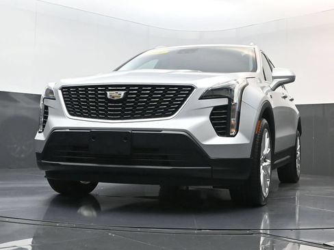 Used 2020 Cadillac XT4 Luxury w/ Cold Weather Package FWD image 29