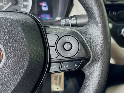 Used 2022 Toyota Corolla LE FWD image 22