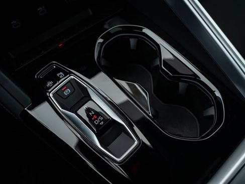 New 2025 Audi Q5 Premium Plus image 32