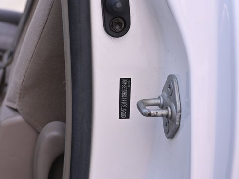 Used 2006 Toyota Tundra SR5 w/ All Weather Guard Pkg image 70