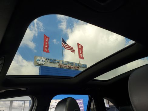 Used 2017 Mercedes-Benz GLC 300 4MATIC image 16