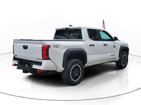 Used 2025 Toyota Tacoma TRD Off-Road AWD/4WD image 3