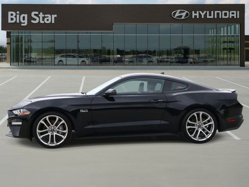 Used 2022 Ford Mustang GT Premium w/ Equipment Group 401A RWD image 2