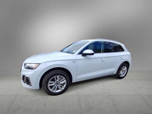 Used 2023 Audi Q5 2.0T Premium w/ Convenience Package AWD/4WD image 4