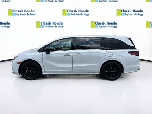 Used 2024 Honda Odyssey Sport image 4