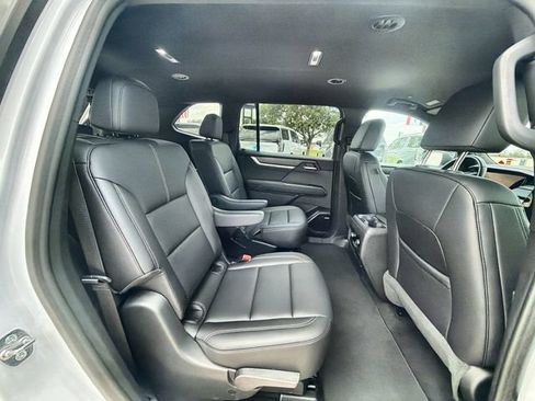 Certified 2026 GMC Acadia Elevation w/ Elevation Premium Package FWD image 26