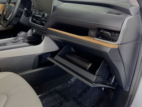 Used 2024 Toyota Grand Highlander Limited image 35