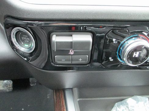 New 2026 GMC Sierra 1500 Elevation image 17