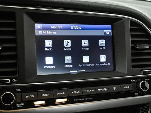 Used 2018 Hyundai Elantra Limited image 13