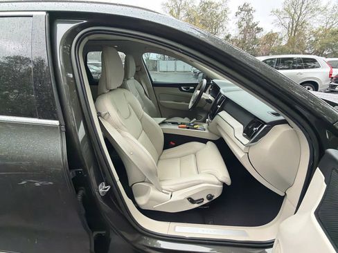 Certified 2022 Volvo XC60 B5 Inscription w/ Advanced Package image 53
