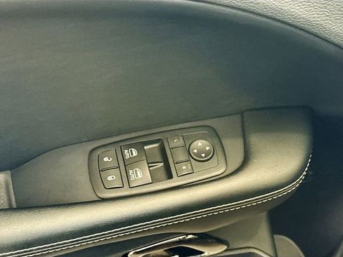 Used 2015 Dodge Challenger SRT Hellcat RWD image 19