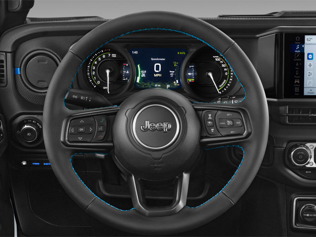 Used 2024 Jeep Wrangler Unlimited Sahara w/ Technology Group AWD/4WD image 8