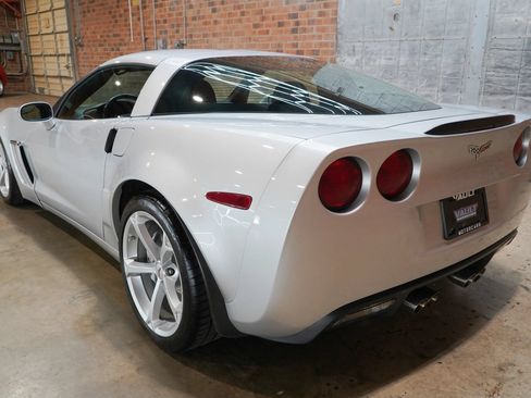 Used 2010 Chevrolet Corvette Grand Sport w/ Preferred Equipment Group RWD image 19