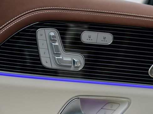 Used 2022 Mercedes-Benz Maybach GLS 600 4MATIC image 60