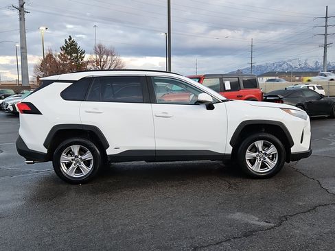 Used 2025 Toyota RAV4 XLE image 2