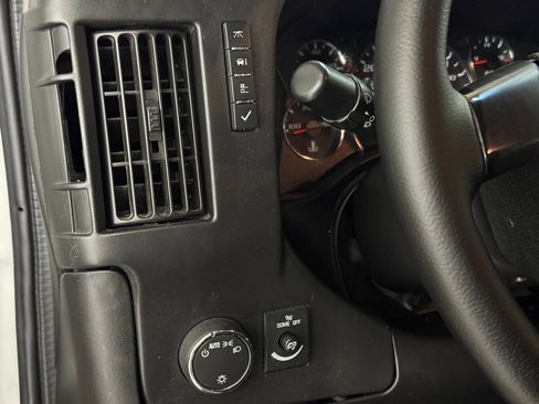 Used 2016 Chevrolet Express 2500 RWD image 47