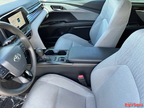 Used 2025 Toyota Camry LE AWD/4WD image 20