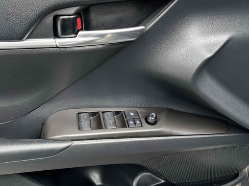 Used 2021 Toyota Camry SE w/ Convenience Package image 62