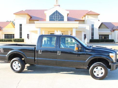 Used 2011 Ford F250 XL w/ PWR Equipment Group image 2