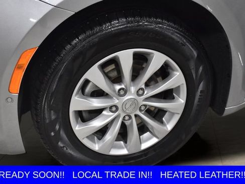 Used 2019 Chrysler Pacifica Touring-L w/ Advanced Safetytec Group FWD image 25