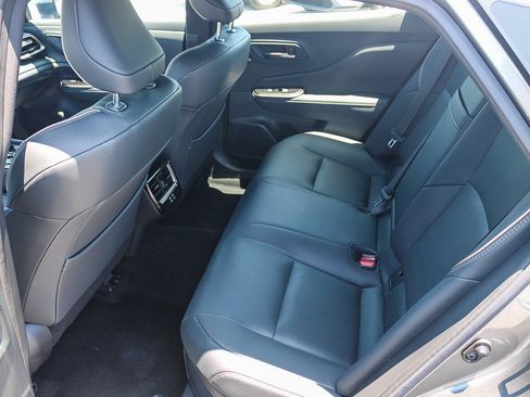 Used 2025 Toyota Crown Platinum w/ Carpet Mat Package (TMS) AWD/4WD image 19
