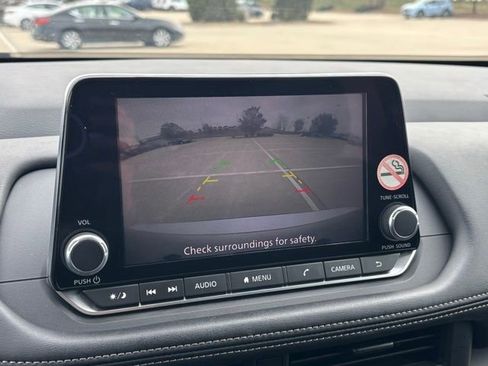 Used 2024 Nissan Rogue S image 25