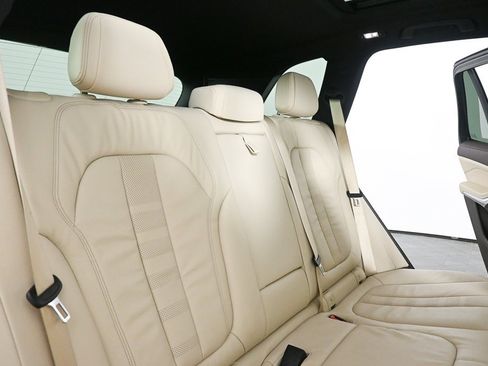 Used 2019 BMW X5 xDrive40i w/ Convenience Package image 18