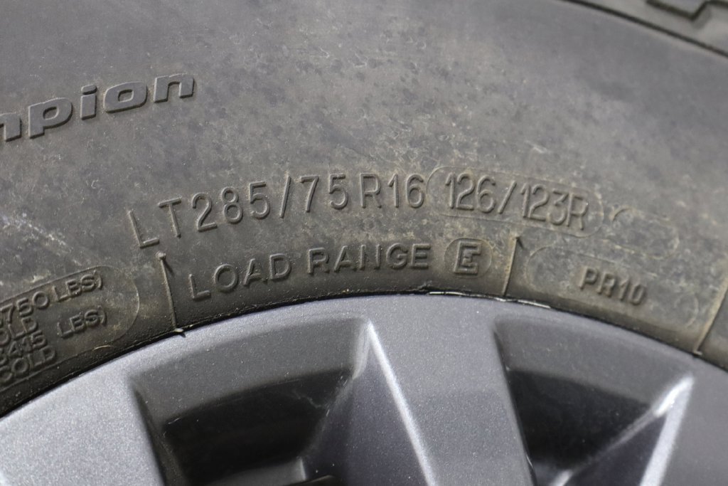 Used 2023 Toyota Tacoma SR5 AWD/4WD image 45