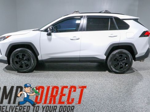 Used 2020 Toyota RAV4 LE FWD image 10