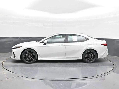 Used 2025 Toyota Camry XSE image 9