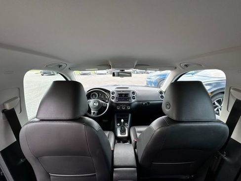 Used 2017 Volkswagen Tiguan S FWD image 19
