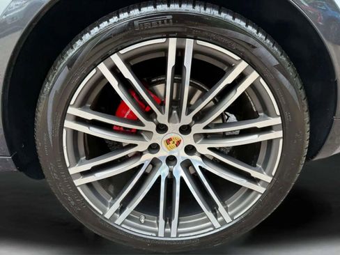 Used 2018 Porsche Macan GTS image 38