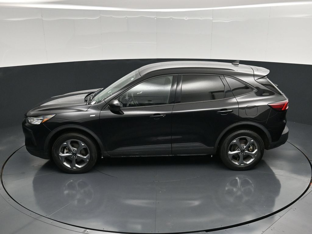 Used 2025 Ford Escape ST-Line Select AWD/4WD image 39