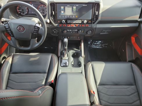 Certified 2025 Nissan Frontier PRO-4X w/ Pro Premium Package AWD/4WD image 21