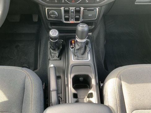 Used 2025 Jeep Wrangler Unlimited Sport AWD/4WD image 46