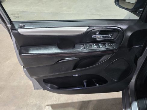 Used 2019 Dodge Grand Caravan GT FWD image 21
