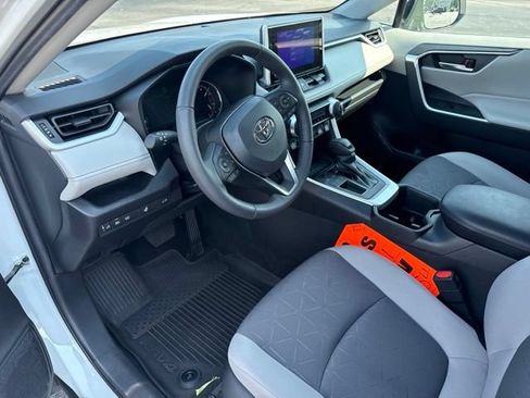 Used 2023 Toyota RAV4 XLE w/ Convenience Package FWD image 23