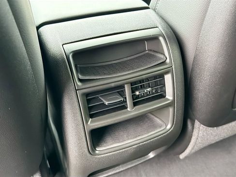 New 2026 Cadillac XT5 Luxury image 25