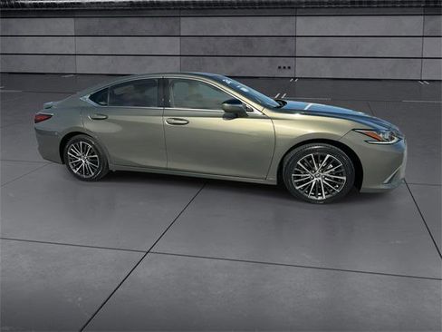 Certified 2024 Lexus ES 350 w/ Premium Package image 9