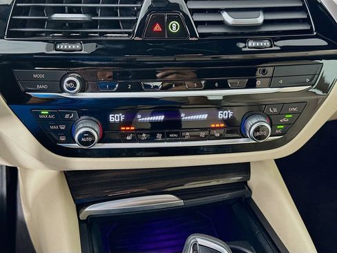 Used 2020 BMW 530i w/ Convenience Package RWD image 16