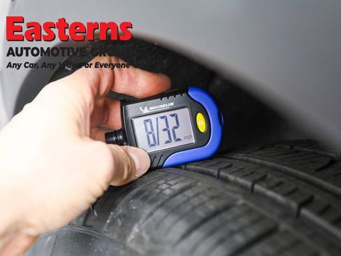 Used 2022 Volkswagen Tiguan SE R-Line image 29