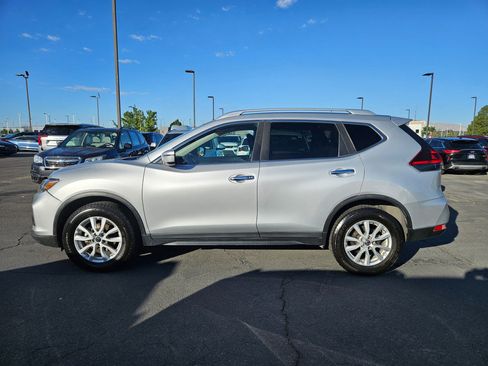 Used 2018 Nissan Rogue SV AWD/4WD image 9