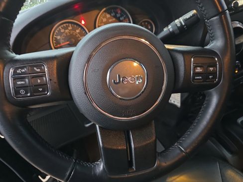 Used 2017 Jeep Wrangler Sahara image 20