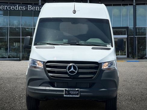 New 2025 Mercedes-Benz Sprinter 2500 image 9