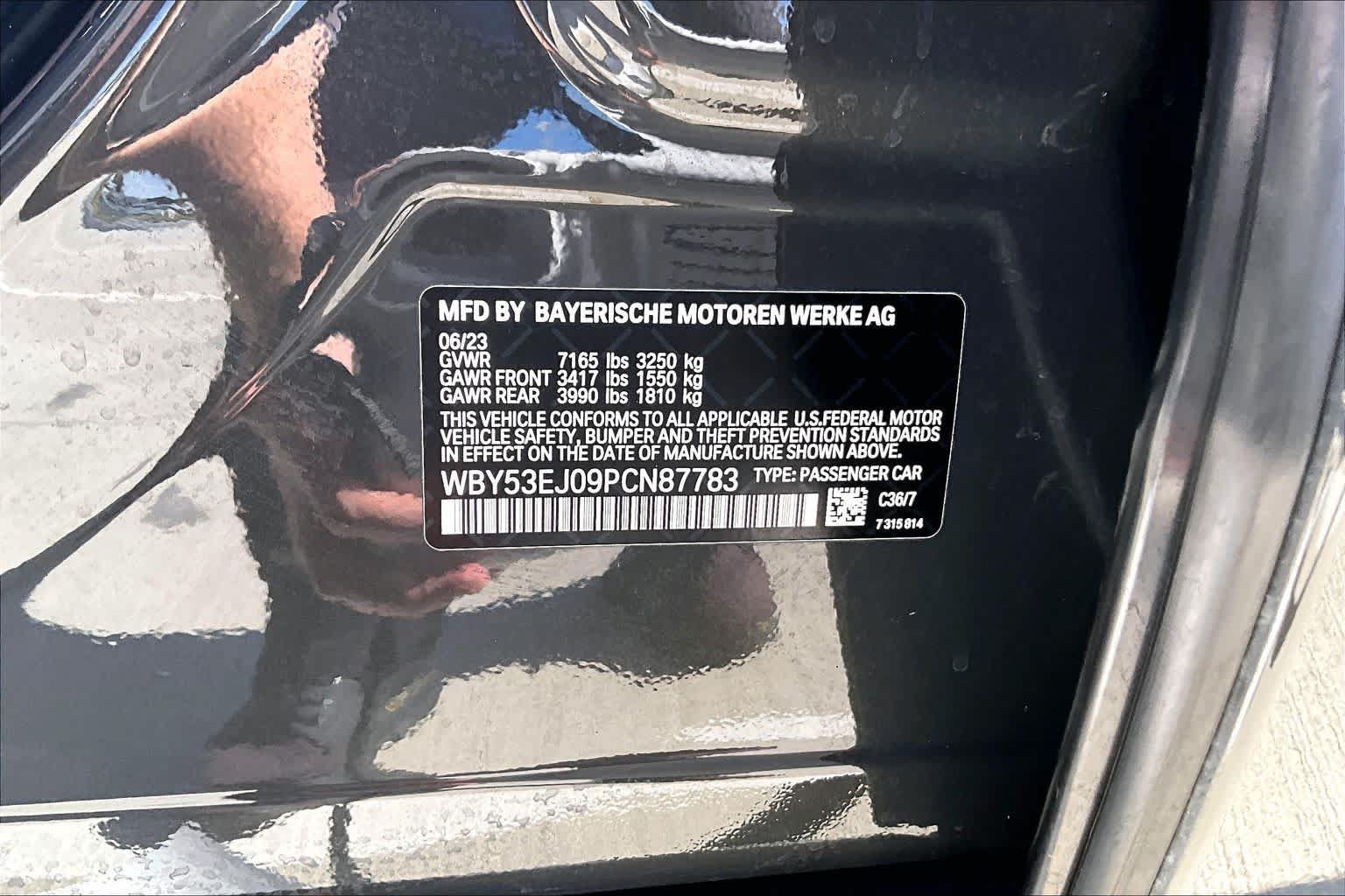 Used 2023 BMW i7 xDrive60 AWD/4WD image 33