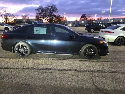 New 2026 Toyota Camry Hybrid image 4