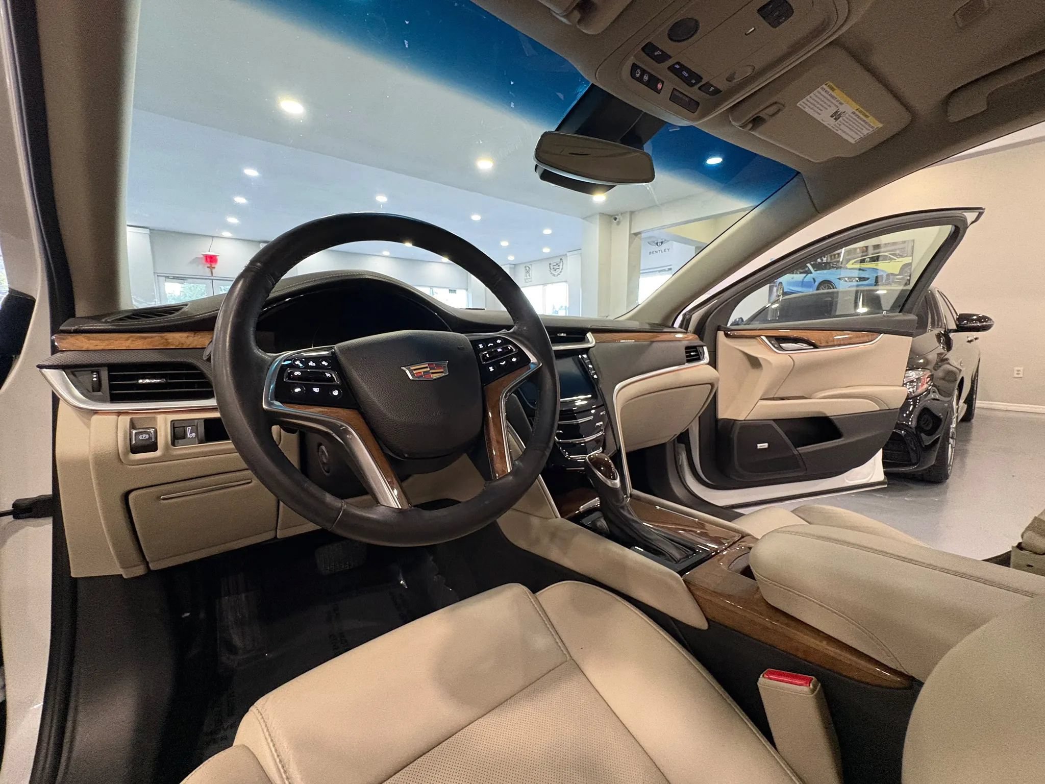 Used 2018 Cadillac XTS Luxury w/ Driver Awareness Package FWD image 9