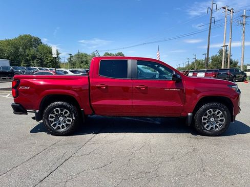 Used 2024 Chevrolet Colorado Z71 w/ Z71 Convenience Package 2 AWD/4WD image 7